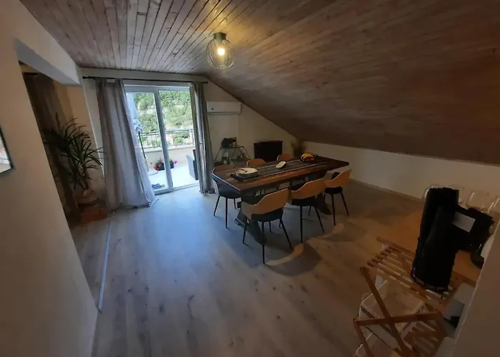شقة Two Bedroom With Sea View *